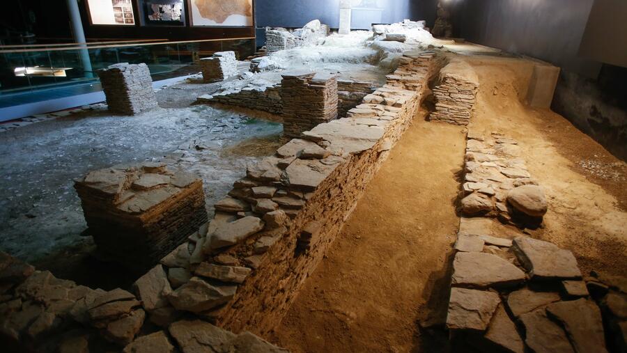 Detalle do Museo Universitario A Domus do Mitreo