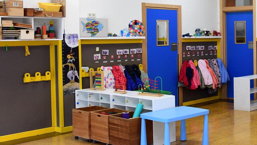 Visitar o centro educativo cando o proceso de recuperación o permita axuda a manter os vínculos entre o alumnado. FOTO: Santi Alvite