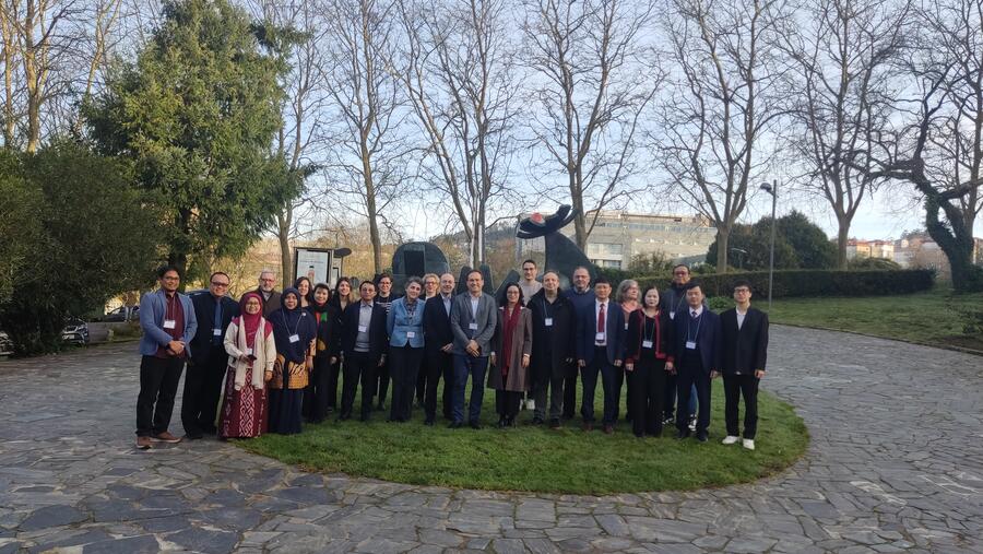 Foto de grupo das persoas representantes do proxecto CEBCAT