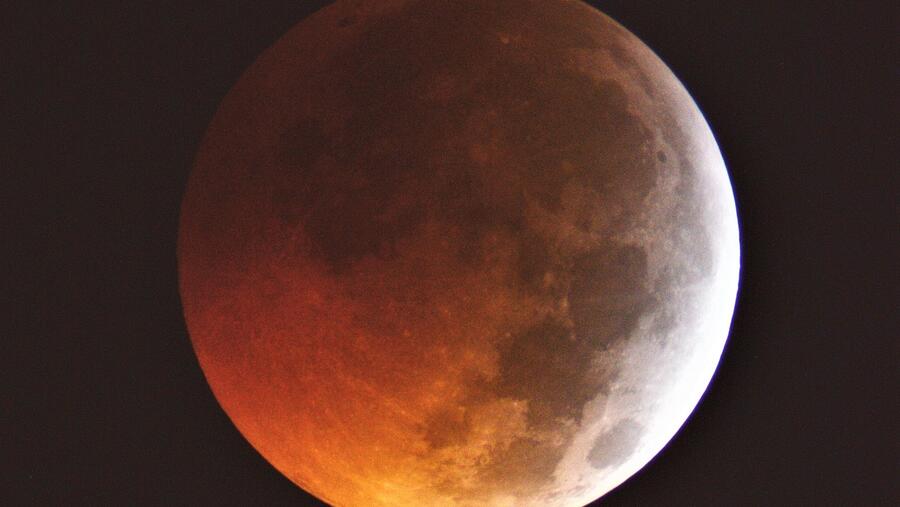 Instantánea dunha eclipse total de Lúa. Foto: Esteban J. Andrada