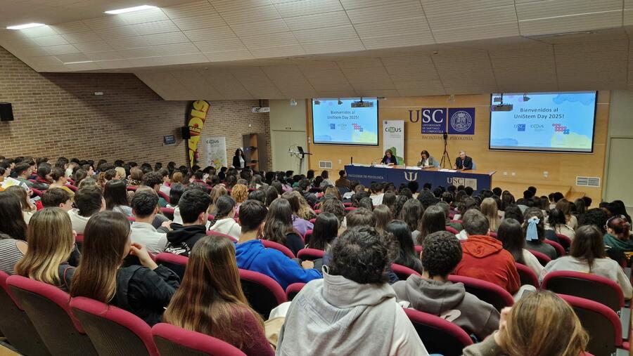 Centos de estudantes de secundaria asistiron á xornada