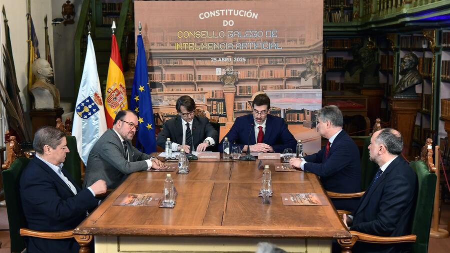 A constitución do novo Consello tivo lugar na Biblioteca América da USC. Foto: Santi Alvite