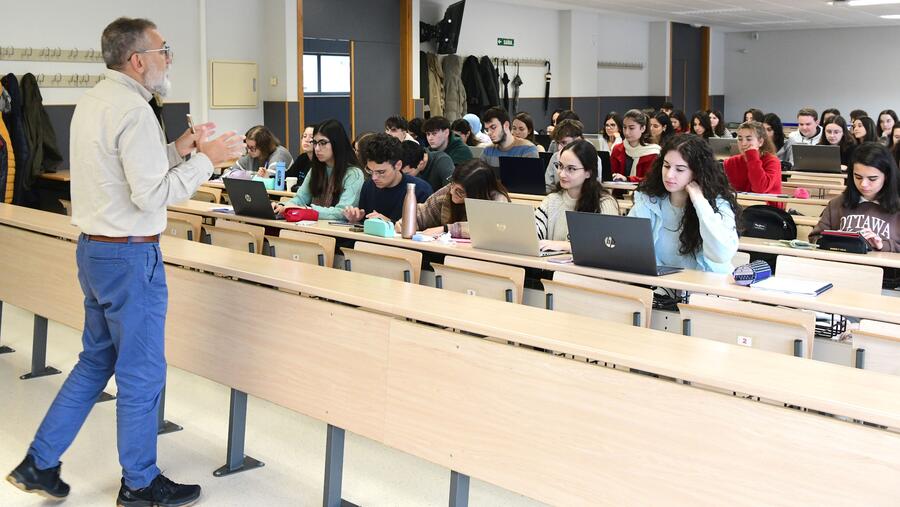 Imaxe de arquivo dunha clase na USC. FOTO: Santi Alvite