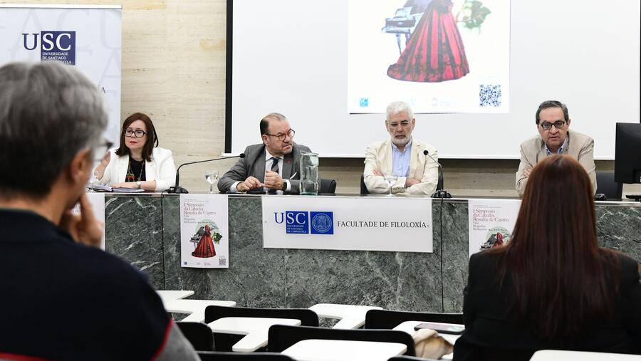 A inauguración presidiuna en Filoloxía o reitor Antonio López. Foto: Santi Alvite