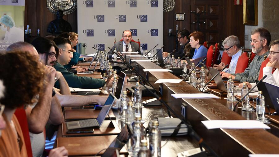 A sesión desenvolveuse no Salón Reitoral do Colexio de San Xerome