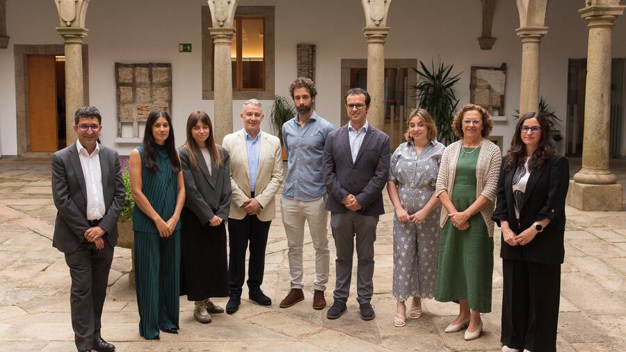 Foto de familia das persoas premiadas durante o acto. FOTO: RAGC