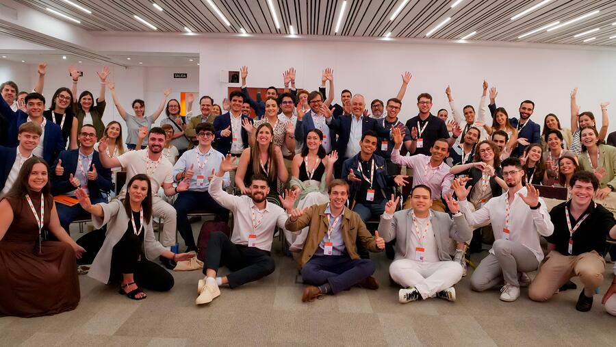 Foto de grupo das persoas participantes