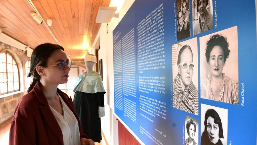 A mostra pode visitarse no Claustro Alto do Colexio de Fonseca. Foto: Santi Alvite 