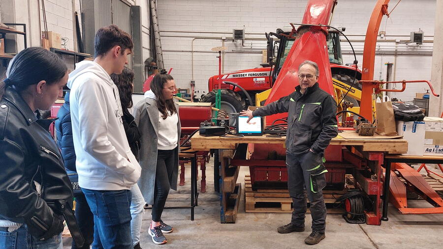 Javier Bueno es investigador y docente del área de Ingeniería Agroforestal en el Campus Terra