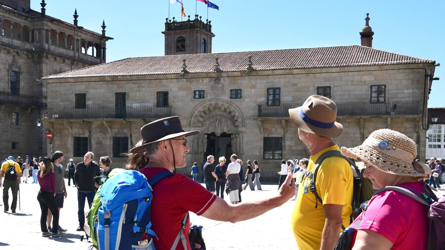 Peregrinos na Praza do Obradoiro neste verán de 2025. FOTO: Santi Alvite