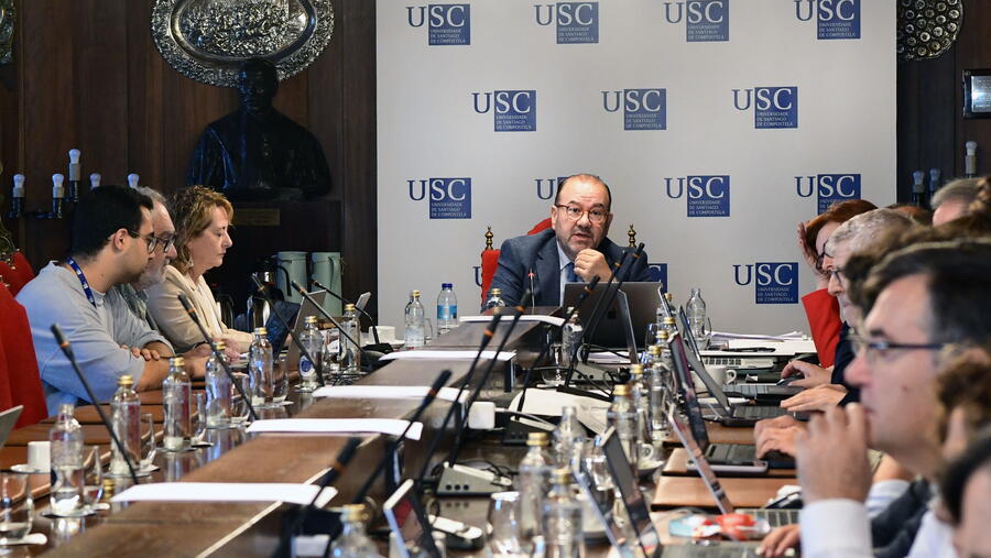 O reitor presidiu a xuntanza do Consello de Goberno. FOTO: Santi Alvite