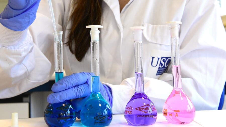 Imaxe de arquivo dun laboratorio da USC. FOTO: Santi Alvite