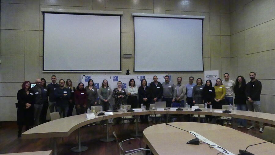 Foto de familia das persoas asistentes ao encontro