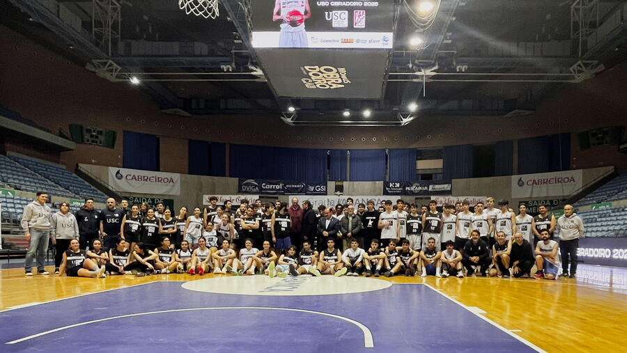 Foto de grupo das persoas participantes no campionato do ano pasado