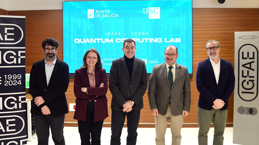 De esquerda a dereita, Lois Orosa Nogueira, Carmen Cotelo Queijo, Román Rodríguez, Antonio López Díaz e Carlos A. Salgado. FOTO: Santi Alvite