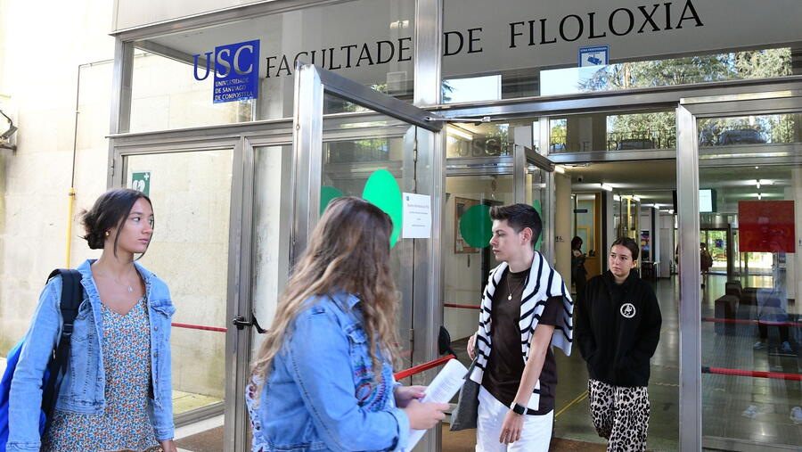 A Facultade recibirá estes días máis de 300 estudantes de toda Galicia. Foto: Santi Alvite