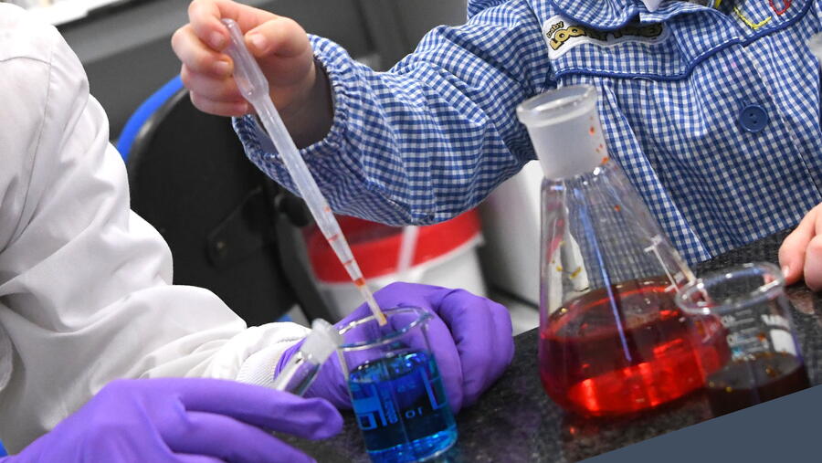 O compromiso da institución plásmase cun extenso programa de actividades o 11F. Foto: Santi Alvite