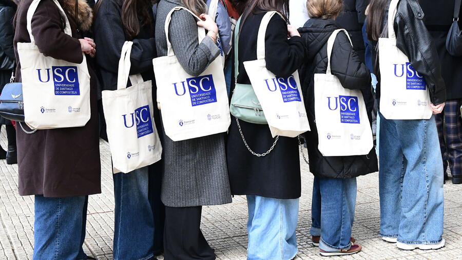 A través dun total de 17 itinerarios, o estudantado preuniversitario visitará as aulas, laboratorios e outros espazos dos centros nos que se imparten as titulacións da súa preferencia. FOTO: Santi Alvite