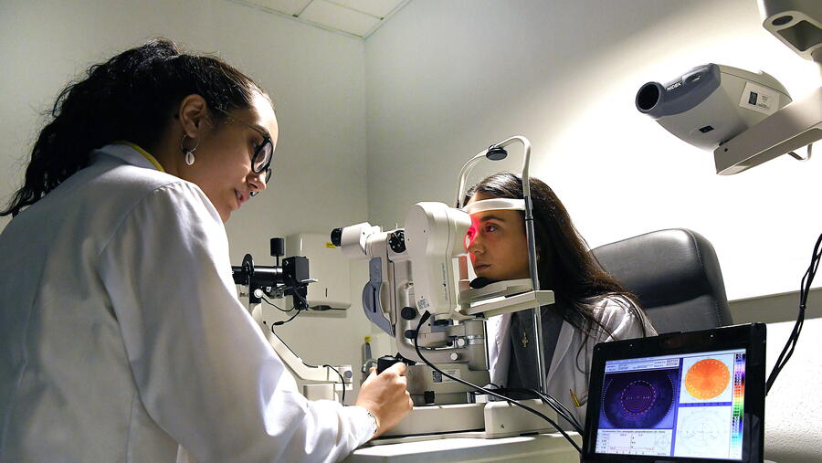 Imaxe de arquivo de prácticas na USC. FOTO: Santi Alvite