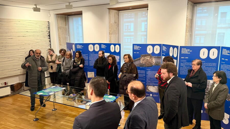 O arqueólogo Celso R. Cao, responsable da escavación da Domus, participou no acto inaugural da mostra