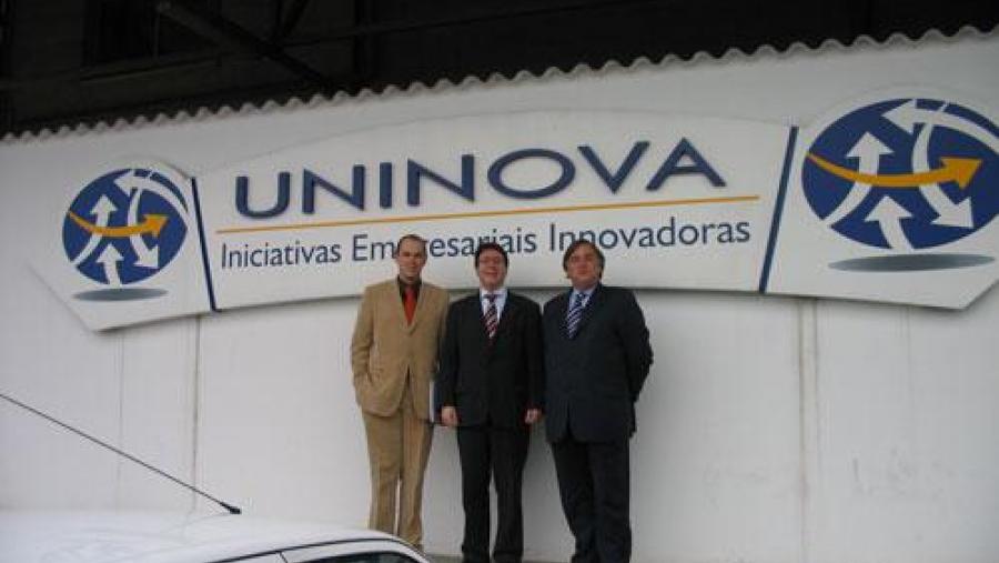 De esquerda a dereita, Lourenço Ribeiro, Gustavo Marcos e Víctor Saa