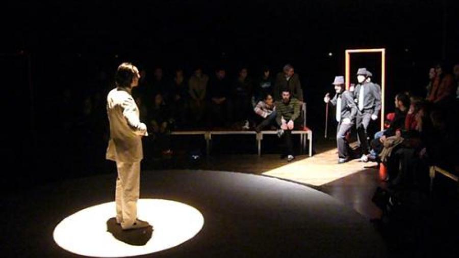 Instante da representación de 'O Público' polo Grupo de Teatro do Campus de Lugo