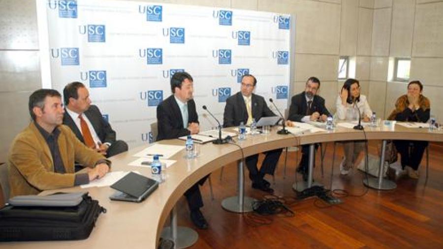 De esquerda a dereita, Lourenzo Fernández, Carlos Herrero, Javier Vidal, Senén Barro, Máximo Pló, Mª Dolores Álvarez Pérez e Mª Dolores Dominguez Santos