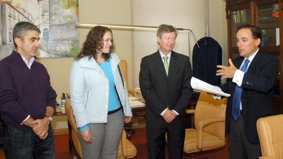 O acto de entrega tivo lugar na Casa Jimena e Elisa Fernández de la Vega