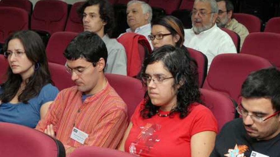 Os asistentes debaterán sobre problemas variacionais definidos por funcionais da enerxía da curvatura