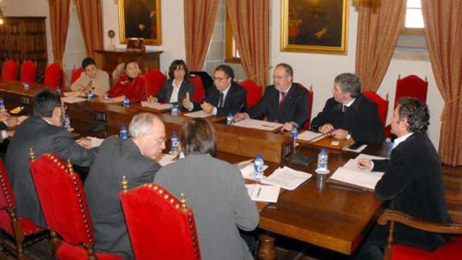 O vicerreitor de Relacións Institucionais reuniuse cunha delegación da Universidade de Porto para analizar posibles liñas de cooperación na área de ciencias da saúde