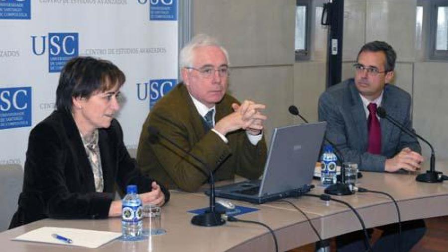 A vicerreitora de Investigación foi a encargada de presentar a Francisco Marcellán Español