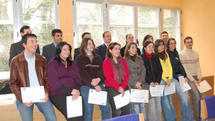 Os nove premiados, xunto cos membros do xurado