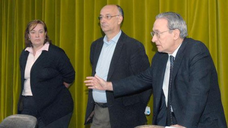 A clase maxistral inaugurouna o catedrático Carlos Pajares, primeiro pola dereita