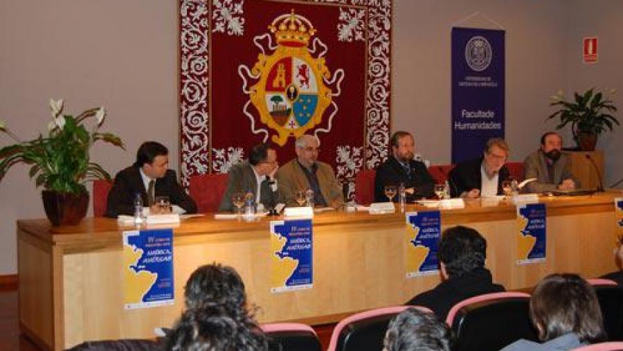 O Curso de Primavera foi inaugurado por representantes das entidades que conforman Lugo Cultural e polo decano de Humanidades