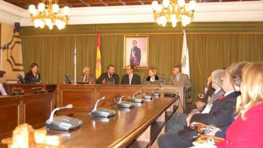 O reitor e os membros da comisión europea foron recibidos polo alcalde de Lugo no Concello
