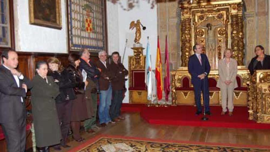 A toma de posesión celebrouse no Salón de Graos do Colexio de San Xerome