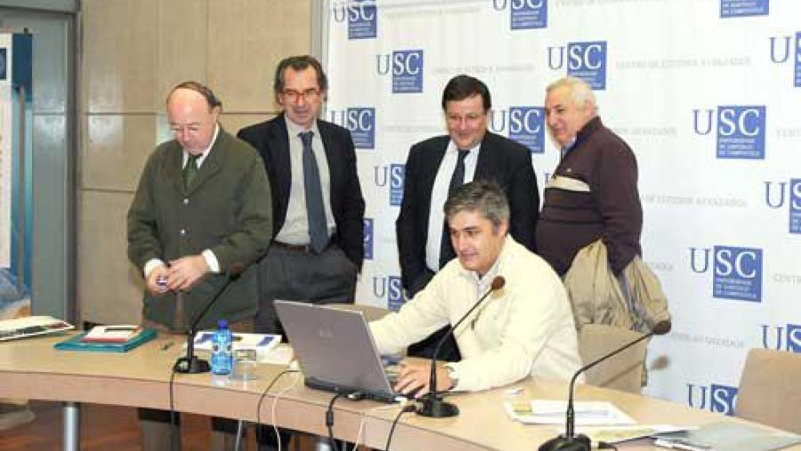 A xornada de traballo desenvólvese no Centro de Estudos Avanzados