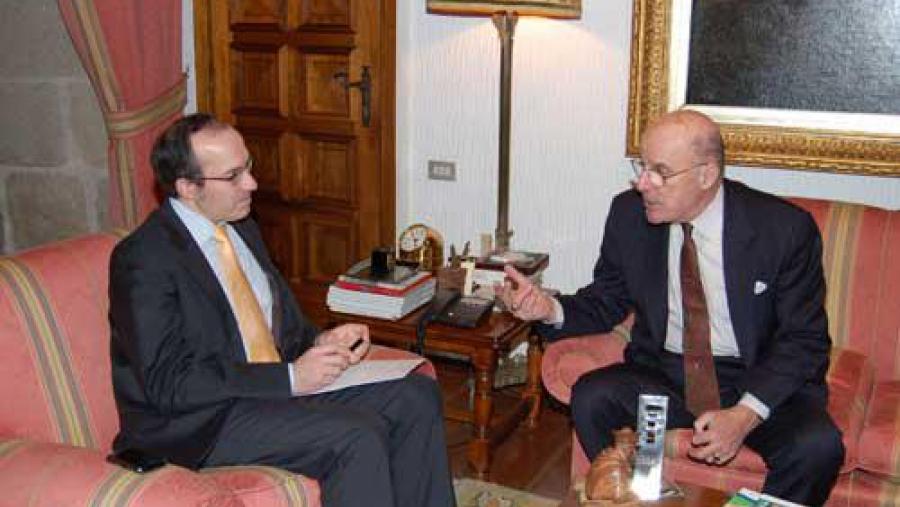 O reitor, Senén Barro, e Robert Gosende no encontro celebrado en San Xerome