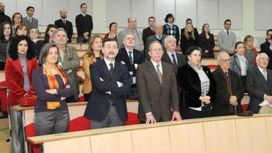 A sesión contou coa presenza de numerosos docentes e persoal do centro