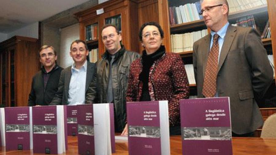De esquerda á dereita: Francisco Cidrás, Antonio Azaustre, Gabriel Rei-Doval, Rosario Álvarez e Juan Blanco