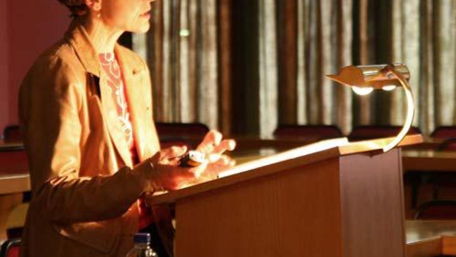 María del Carmen Nóvoa Valiñas no acto de defensa e mantemento