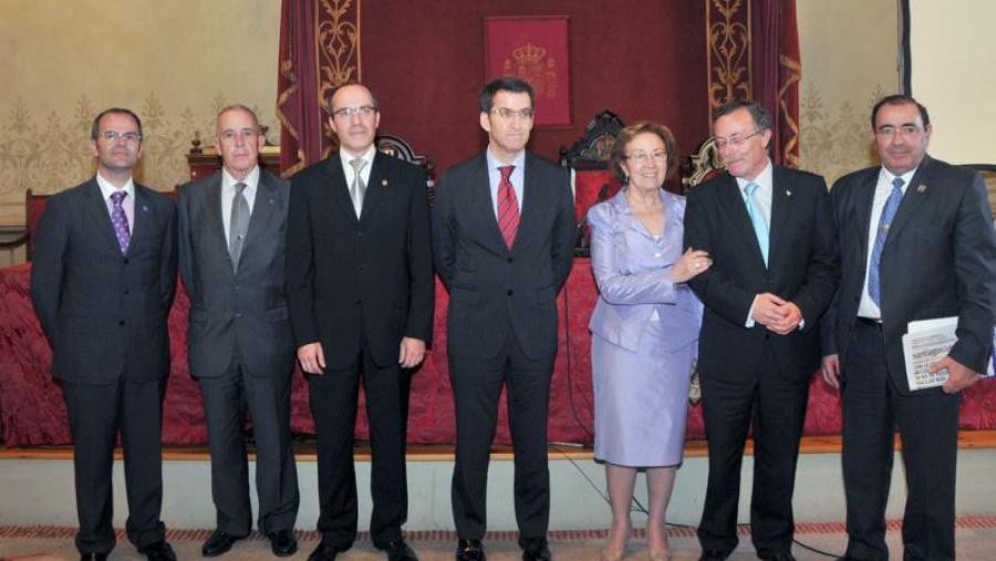 López Besteiro e Manuel Puga, terceira e segunda pola dereita