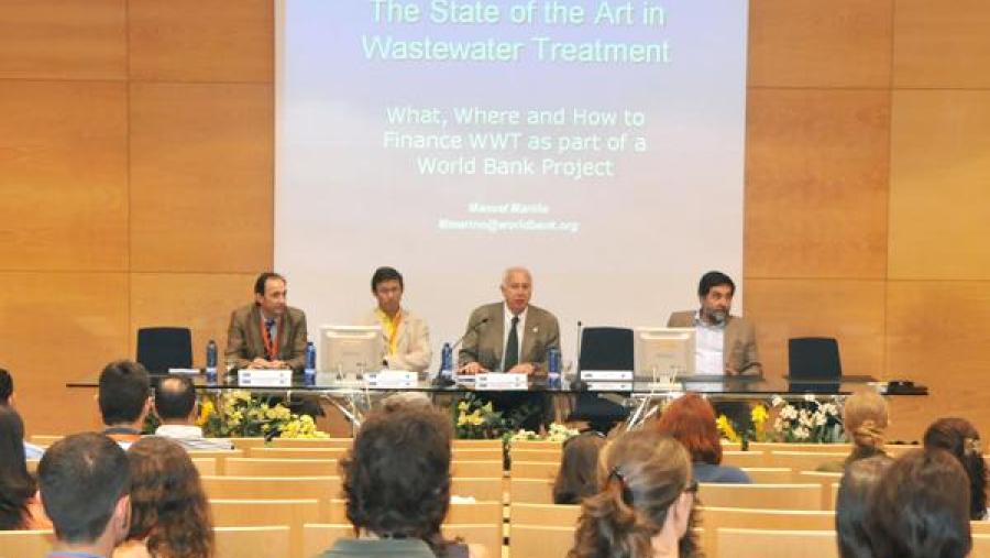 O reitor Juan Casares presidiu a inauguración desta Escola de Verán