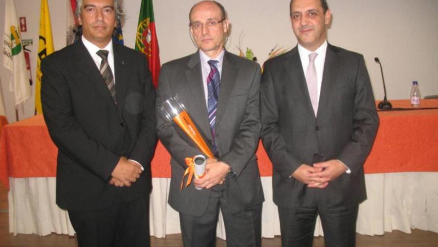 Desde a esquerda, 1º Prof. António Almeida Dias, presidente Grupo CESPU; Luis Botana, investigador da USC; e Manuel Pizarro, secretario de Estado de Sanidade de Portugal