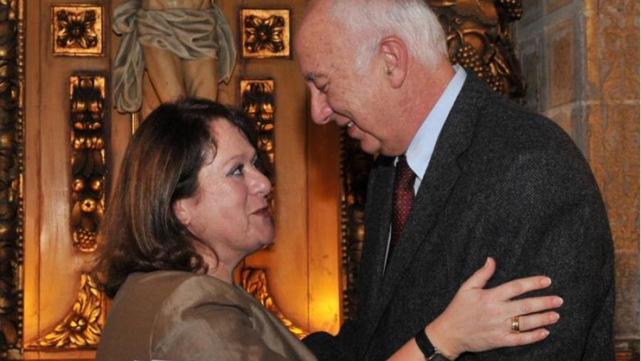 O reitor saúda á nova decana no acto protocolario celebrado en San Xerome