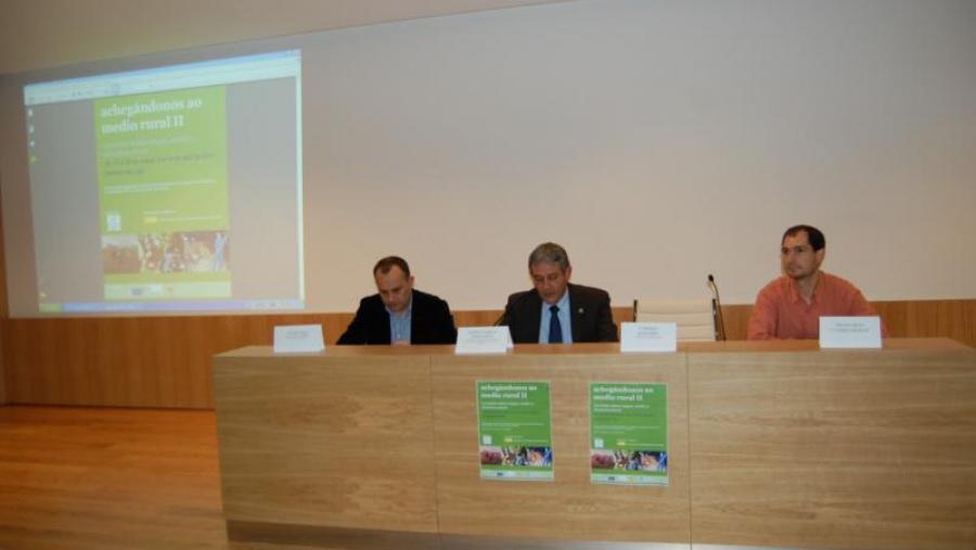 De esquerda a dereita, Antón Bao, Pedro García Herradón e Francisco Candia, este último membro da organización das xornadas.