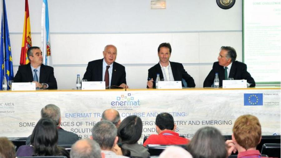 Debaten na USC sobre os desafíos da industria eléctrica e as solucións emerxentes con supercondutores