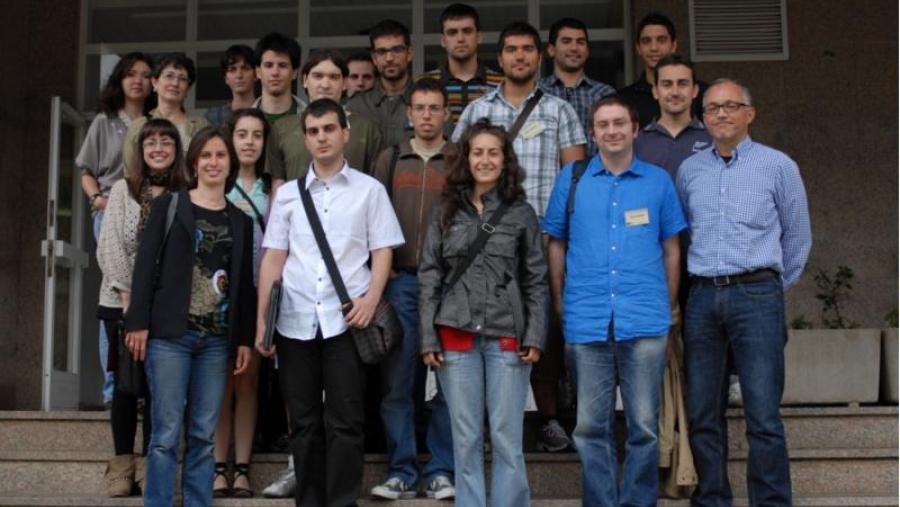 Grupo de estudantes que participan na cuarta edición da Escola de Verán Internacional