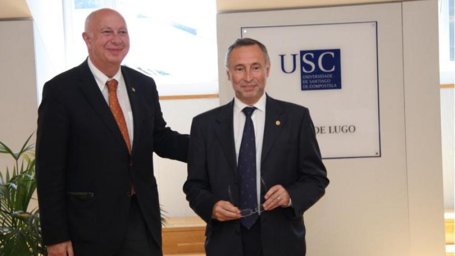 O reitor Juan Casares e Francisco Rodríguez na Vicerreitoría luguesa