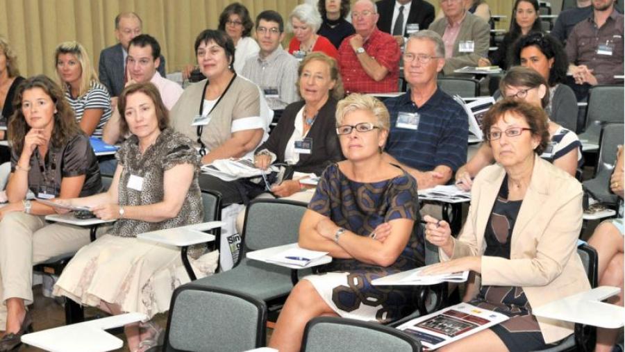 O encontro celébrase na Facultade de Filoloxía coa asistencia de expertos de toda Europa e Estados Unidos